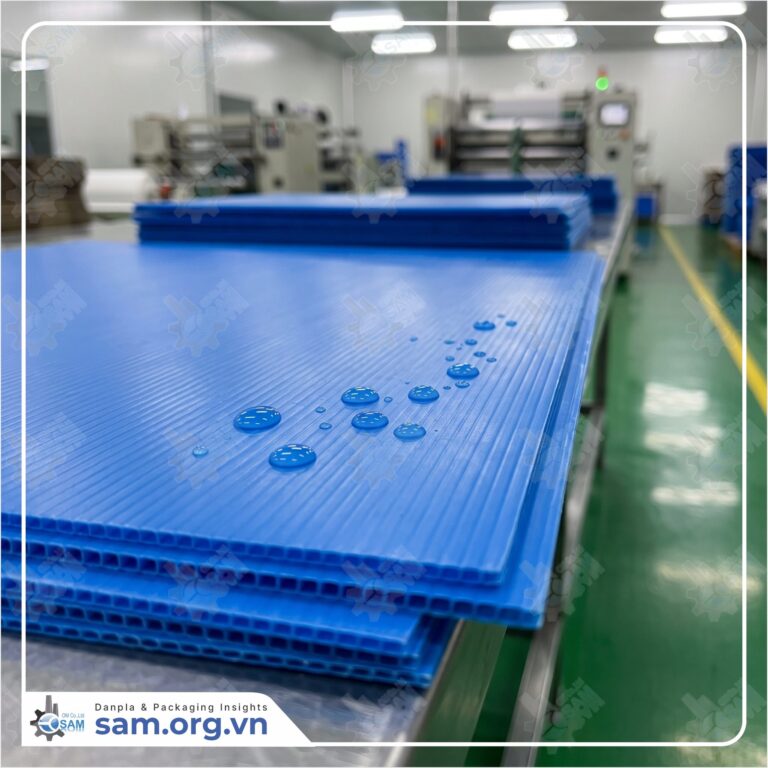 Tấm Danpla chống thấm nước: ứng dụng kho lạnh, ngoài trời và môi trường ẩm